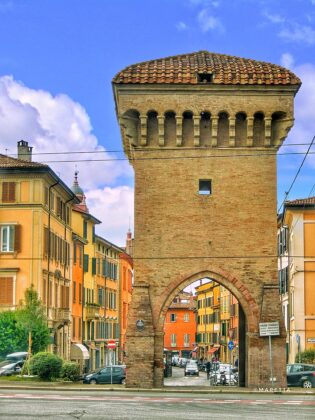 Bologna - porta Castiglione