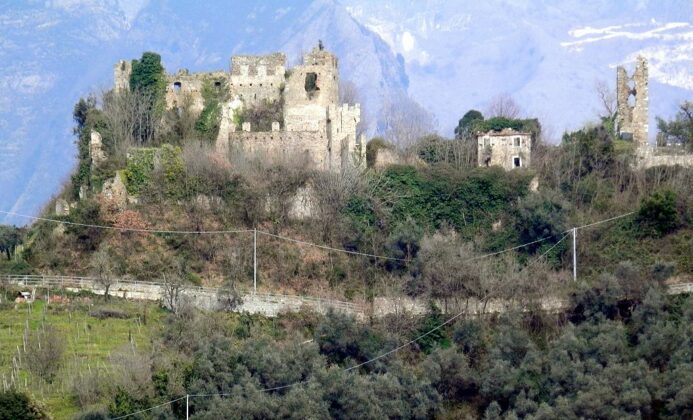 moneta castle